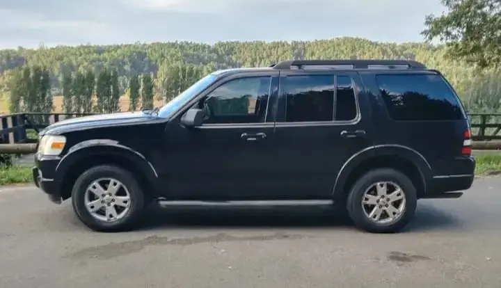 Ford Explorer XLT 4x2 en excelente estado. 4.0 lt - 3