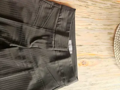 Traje de mujer a rayas formal - miniatura 4