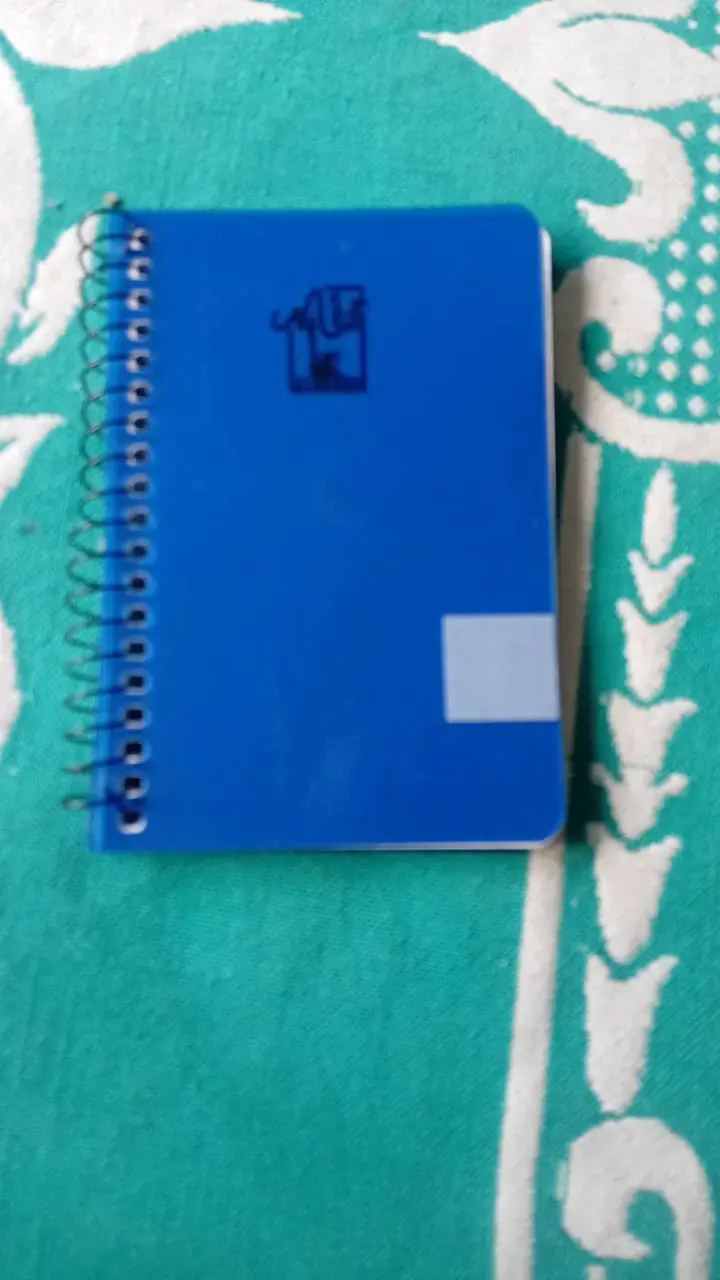 Cuaderno espiral azul pequeño 70 hojas