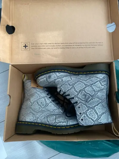 Botas Dr. Martens Pascal met diseño de serpiente - miniatura 1