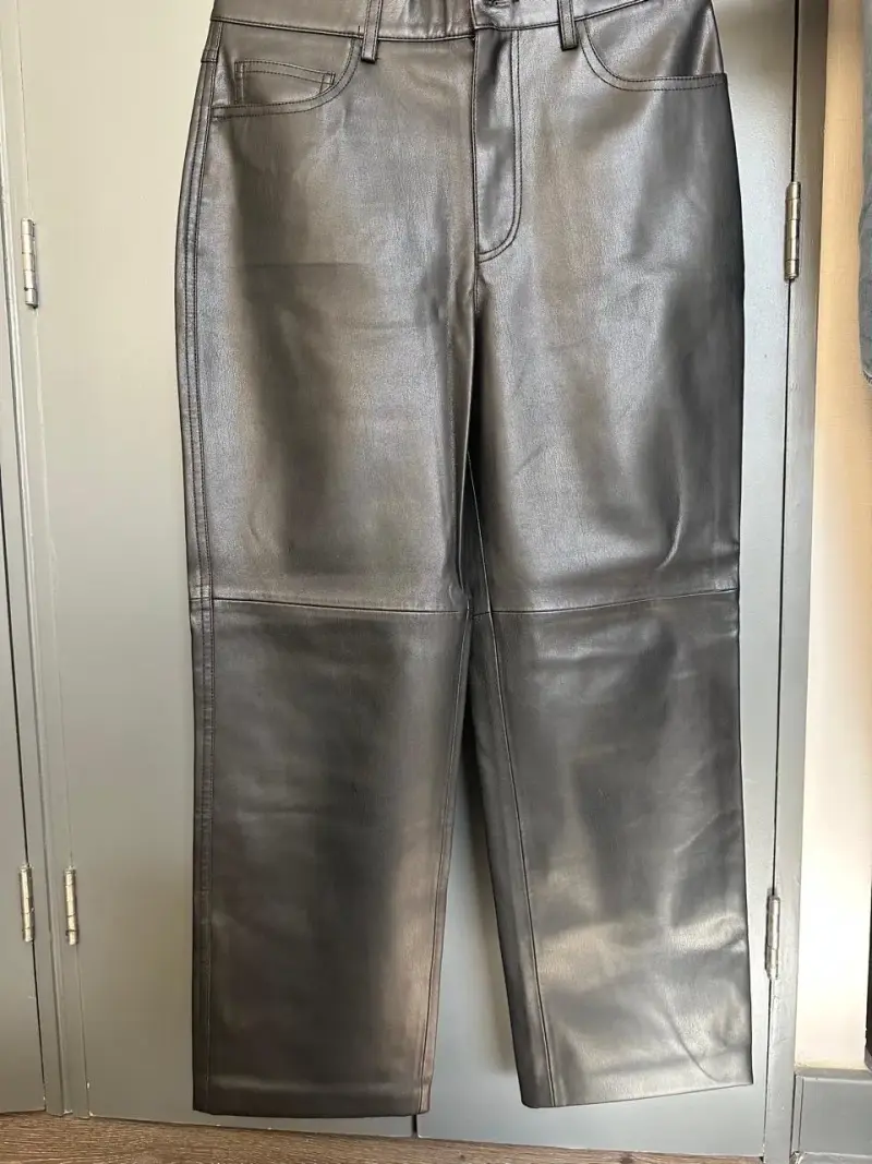 Pantalones de cuero sintético negros MNG - 1
