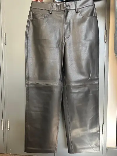 Pantalones de cuero sintético negros MNG - miniatura 2