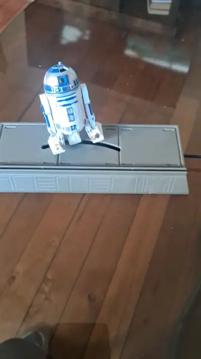 Figura de colección R2-D2 con base - miniatura 3