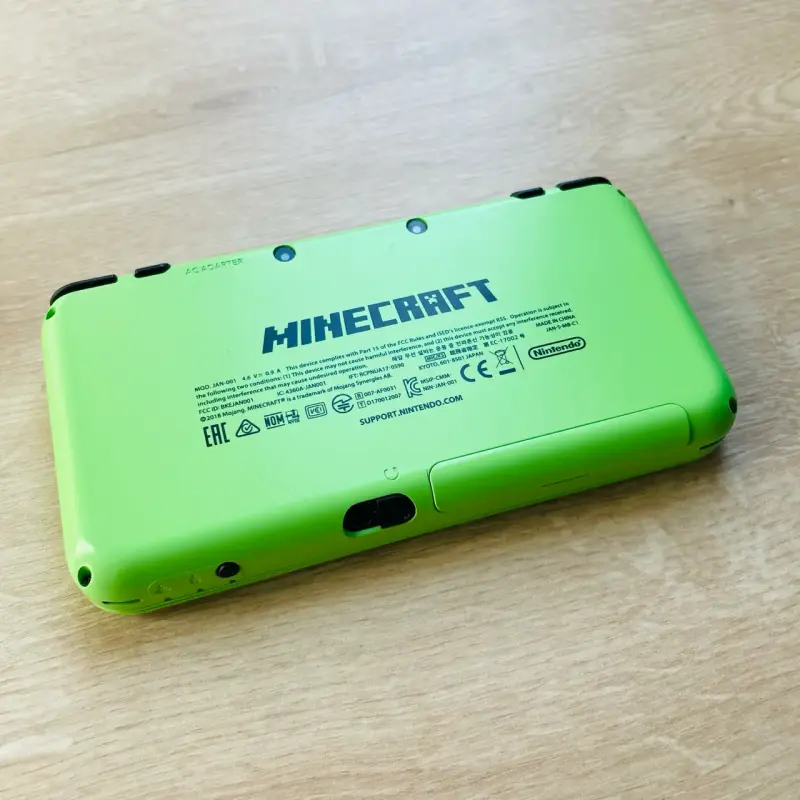 Consola Nintendo 2DS XL Edición Minecraft - 3