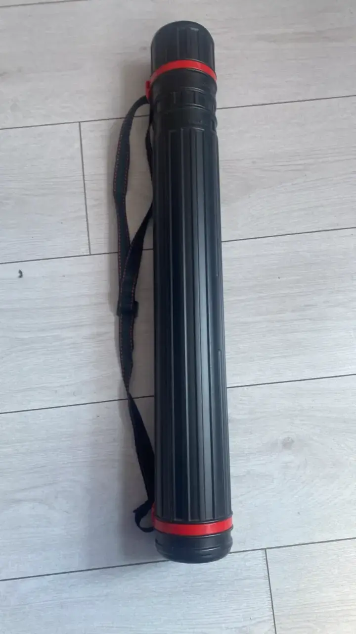 Tubo portaplanos ajustable negro con correa - 1