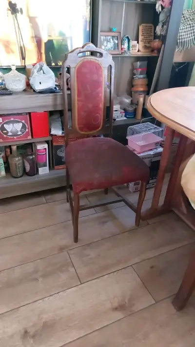 Mesa de comedor ovalada de madera con sillas - miniatura 2