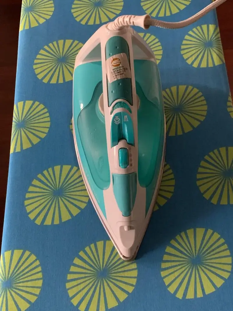 Plancha de vapor con tabla de planchar azul - 4