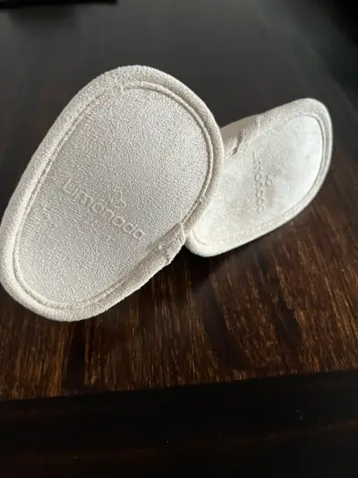 Botines de bebé beige con forro suave - miniatura 3