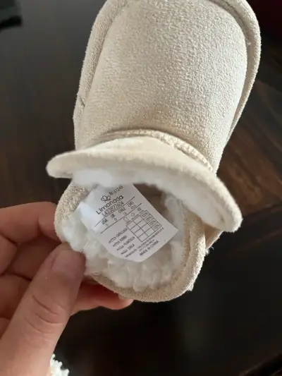 Botines de bebé beige con forro suave - miniatura 5
