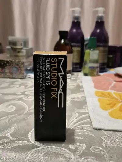 Base de maquillaje MAC Studio Fix NC38 - miniatura 1