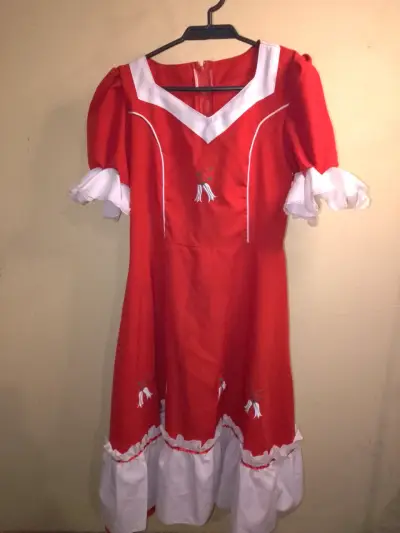 Vestido de huasa chilena rojo con detalles blancos - miniatura 1