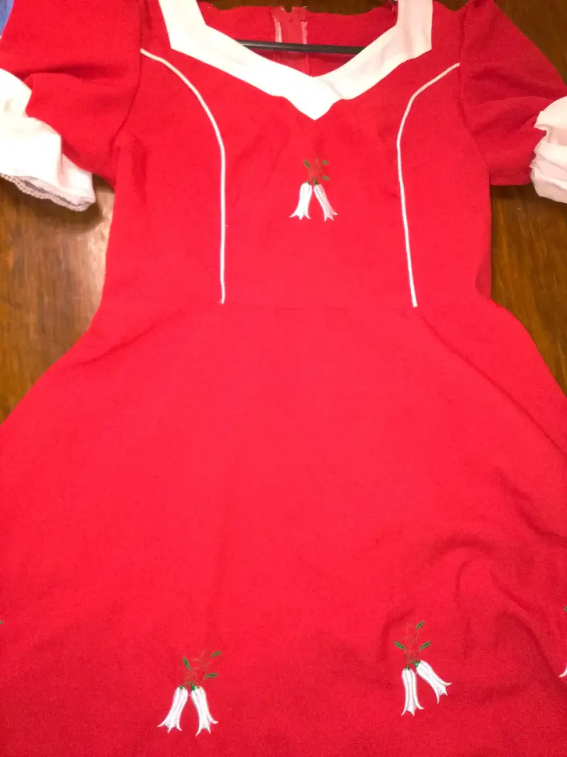 Vestido de huasa chilena rojo con detalles blancos - 3