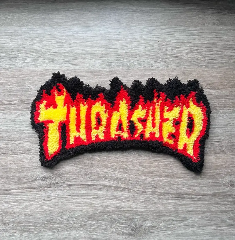 Alfombra de tablado tufting con logo Thrasher - 1