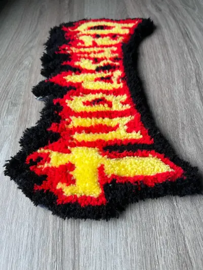 Alfombra de tablado tufting con logo Thrasher - miniatura 3