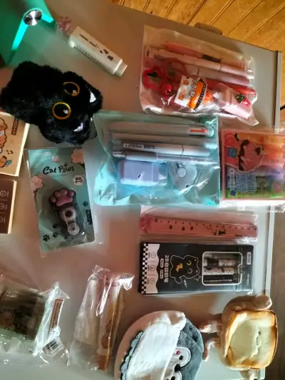 Set de papelería y accesorios kawaii - miniatura 2