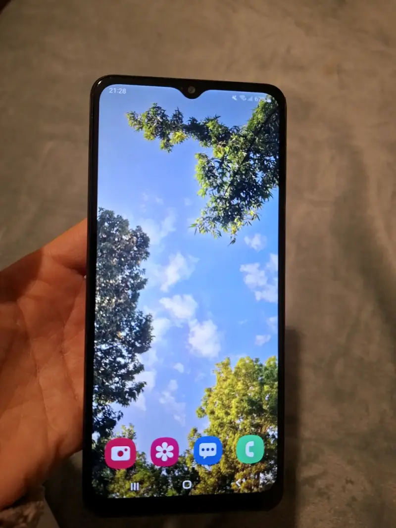 Smartphone Samsung Galaxy A12 en buen estado - 2