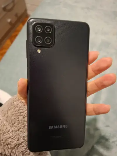 Smartphone Samsung Galaxy A12 en buen estado - miniatura 3
