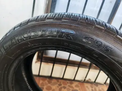 Neumáticos Yokohama 225/55R17 en buen estado - miniatura 6
