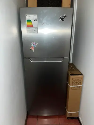 Refrigerador Mademsa de 2 puertas en buen estado - miniatura 1