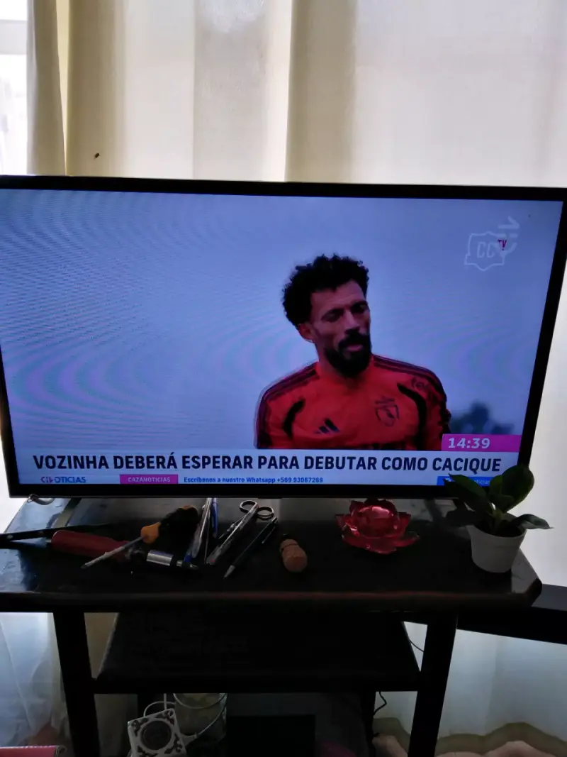 Televisor LED de 32 pulgadas en buen estado