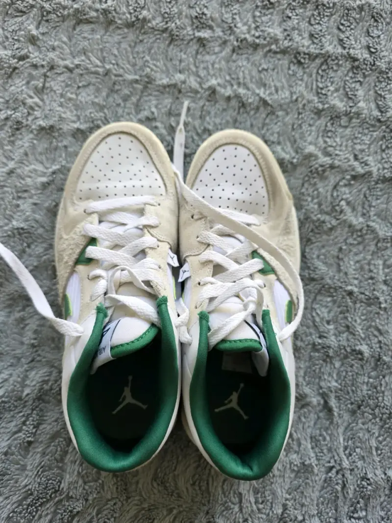 Zapatillas Nike Air Jordan blancas y verdes - 2