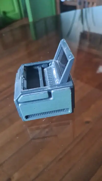 Mini laptop de juguete con pantalla plegable - miniatura 2