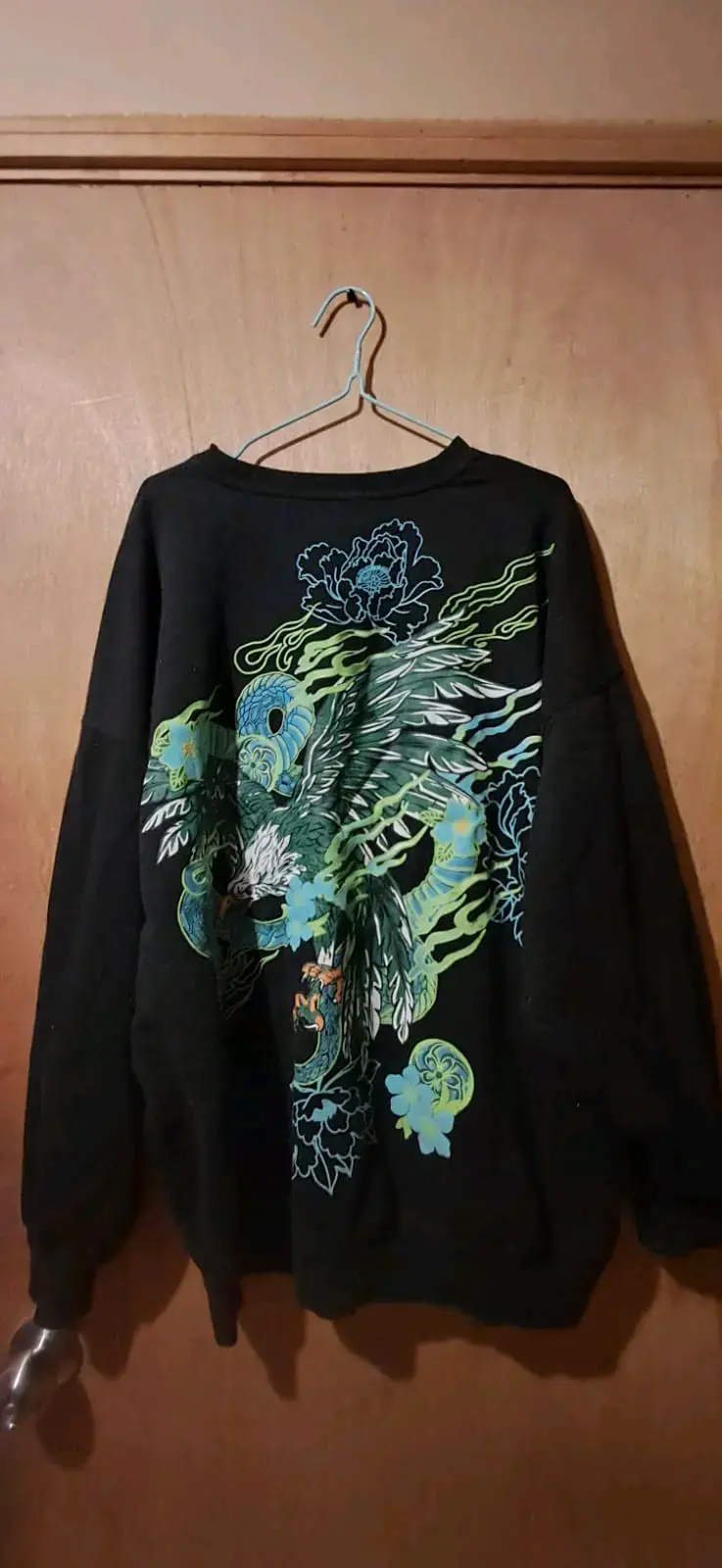 Polerón negro con diseño gráfico Slumburn - 2