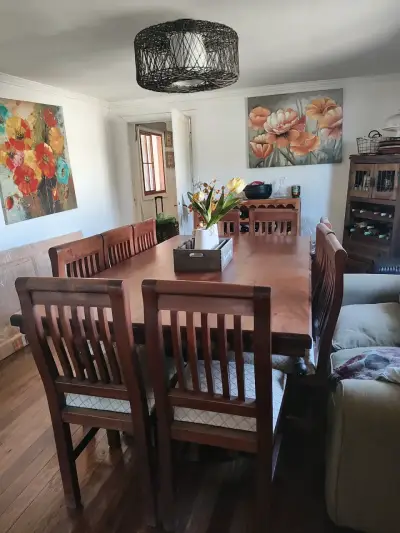 Juego de comedor de madera con ocho sillas - miniatura 1