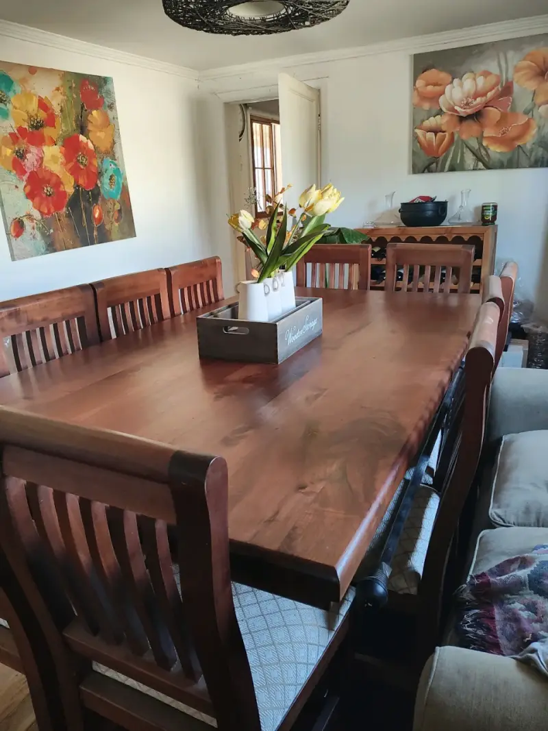 Juego de comedor de madera con ocho sillas - 3