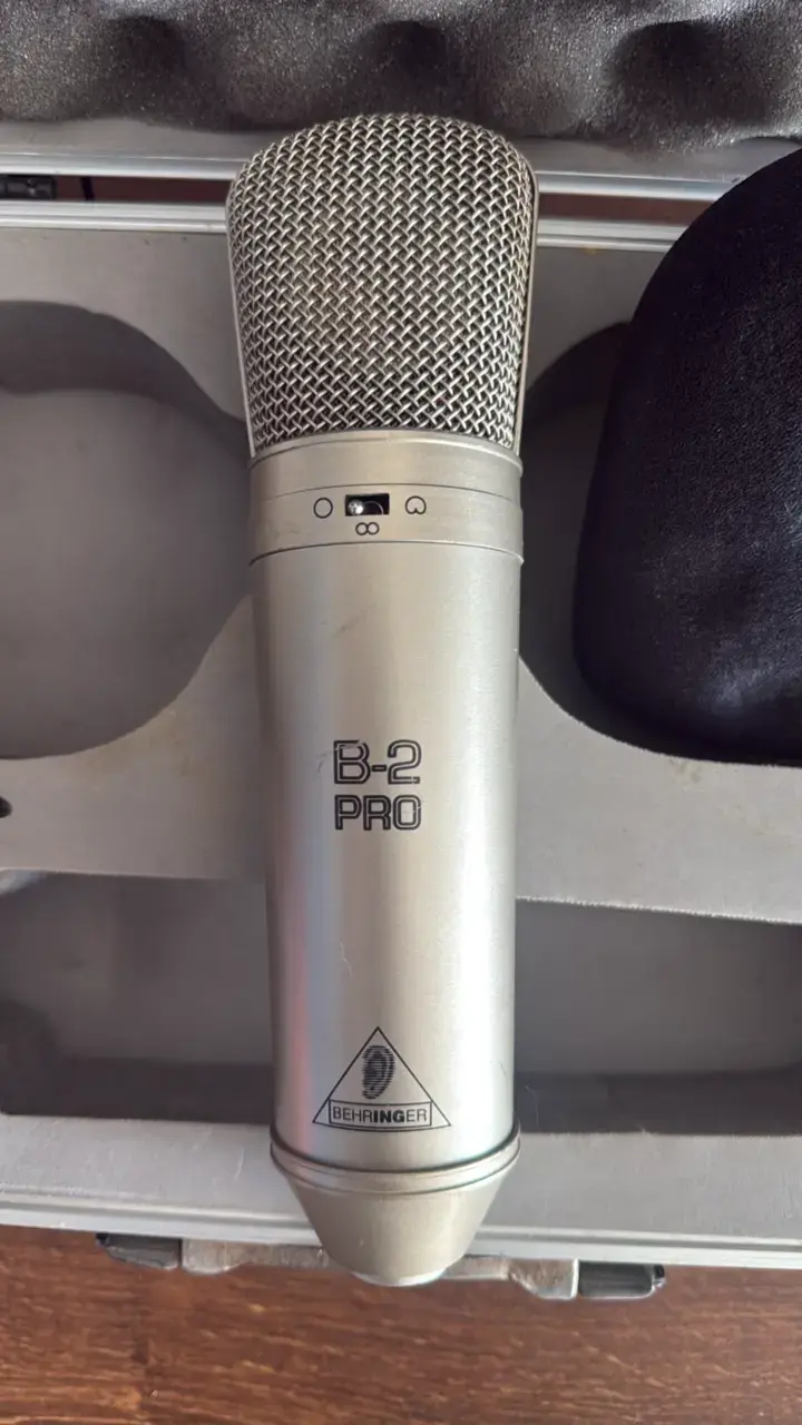 Micrófono de condensador Behringer B-2 Pro con estuche - 2