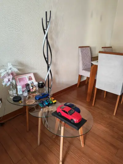 Juego de mesas de centro redondas de vidrio y madera - miniatura 2