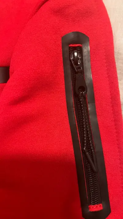 Polerón Nike rojo con capucha y cierre - miniatura 3
