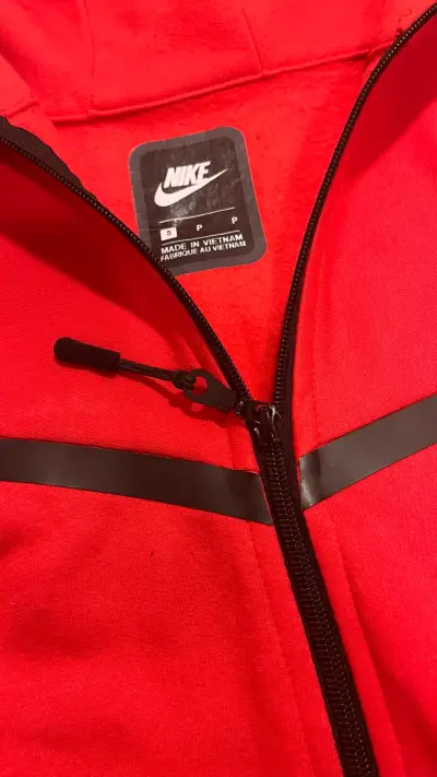 Polerón Nike rojo con capucha y cierre - miniatura 5