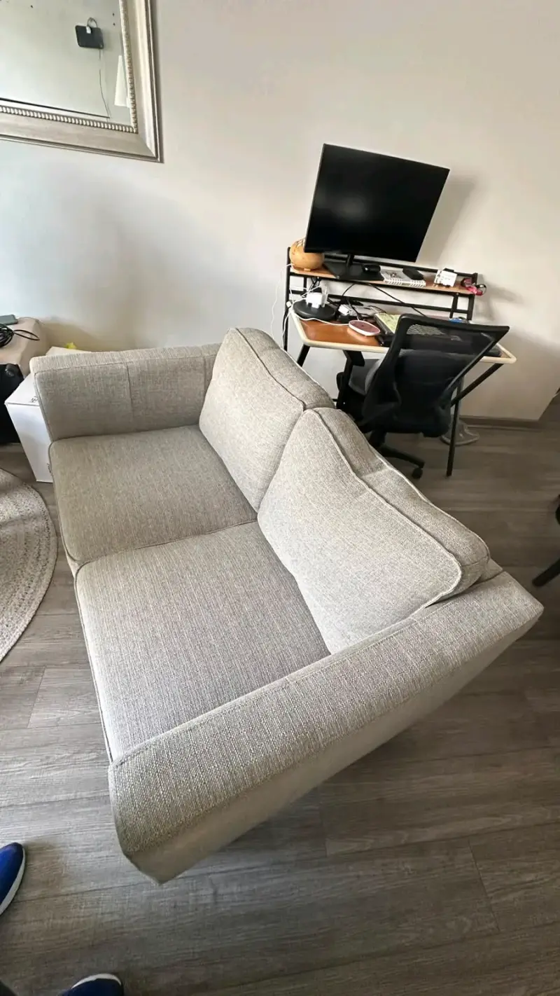 Juego de comedor con mesa de vidrio y sillas acolchadas - 3