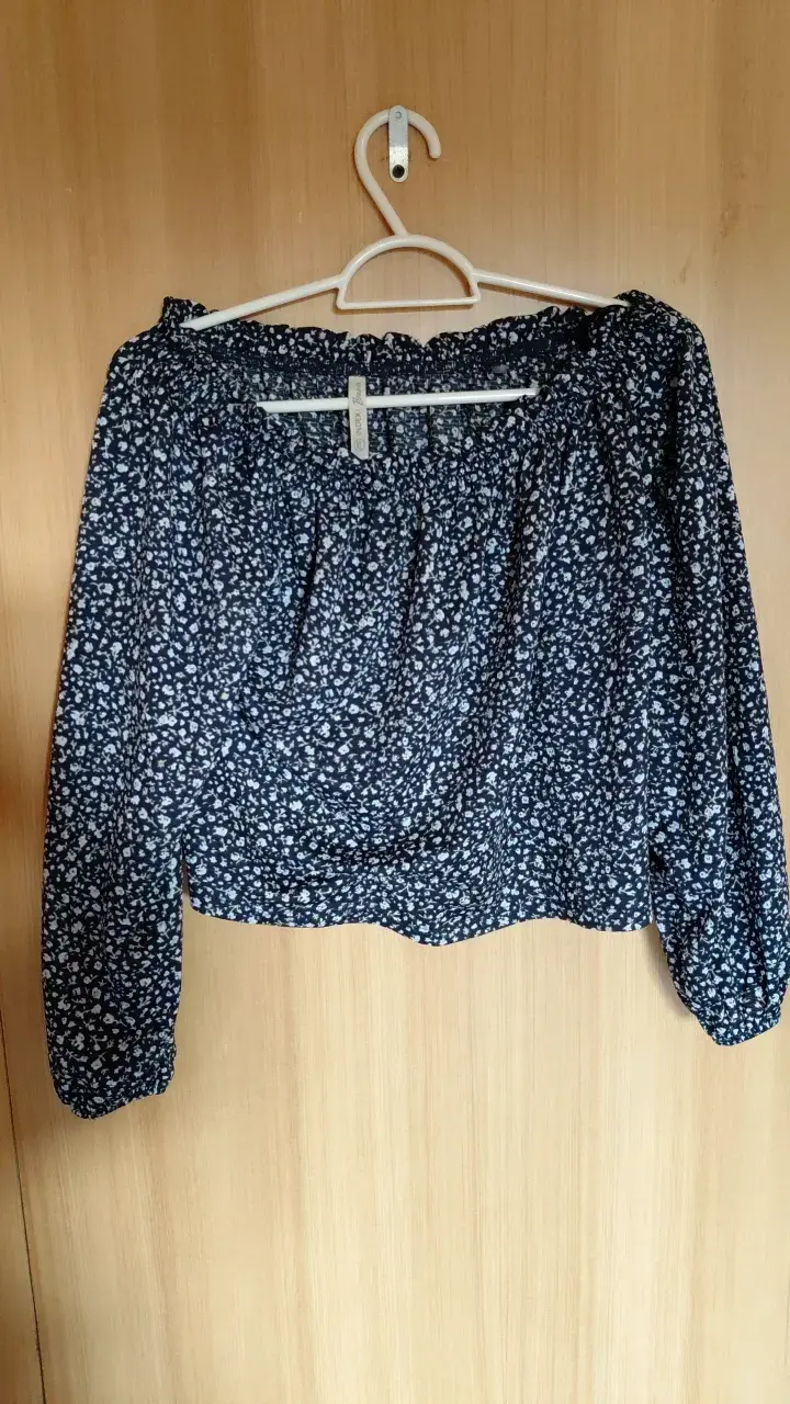 Blusa floral azul manga larga
