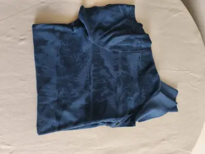 Polera de hombre azul y verde con diseño floral - miniatura 1
