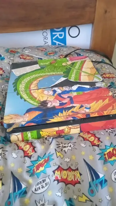 Consola PS4 con diseño Dragon Ball Z - miniatura 1