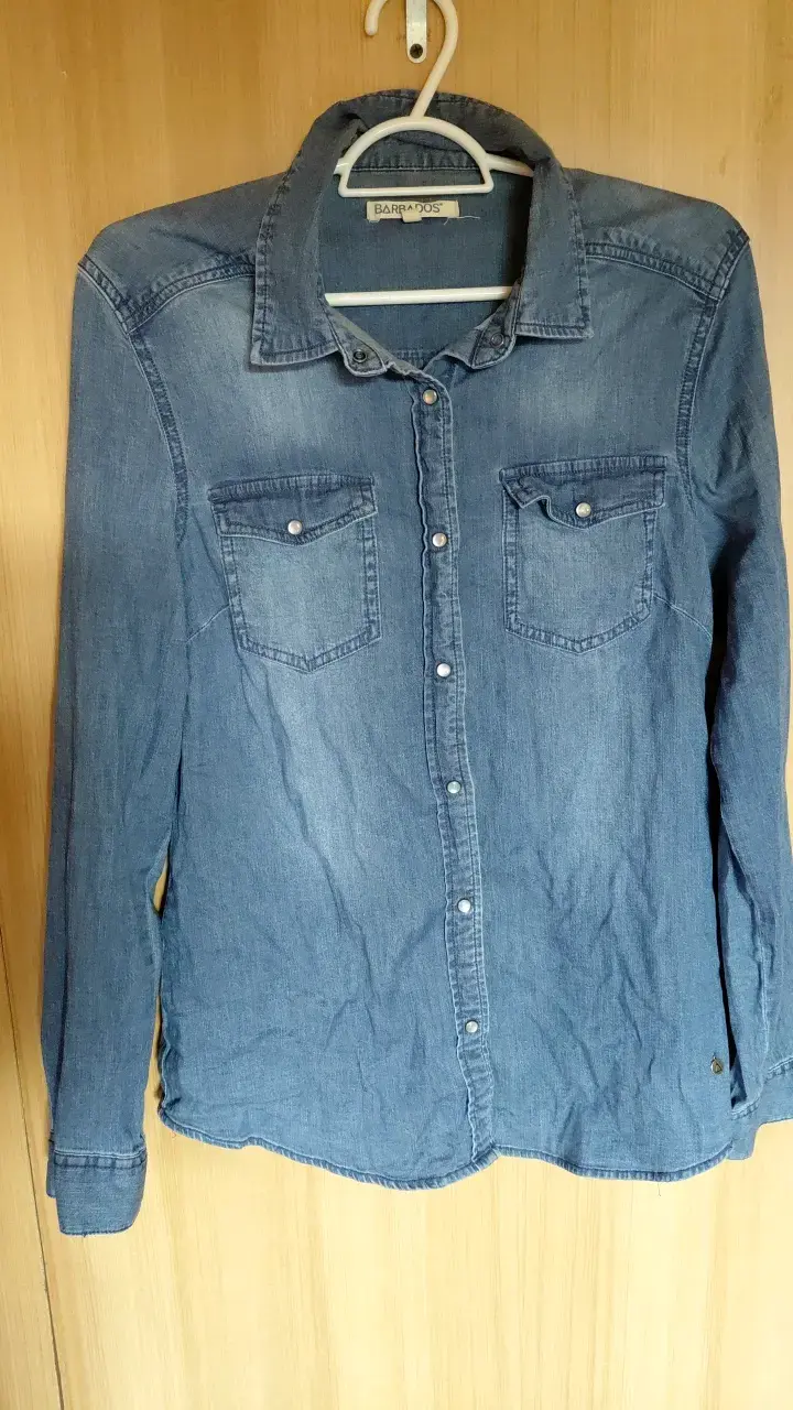 Camisa de mezclilla azul para mujer Barbados