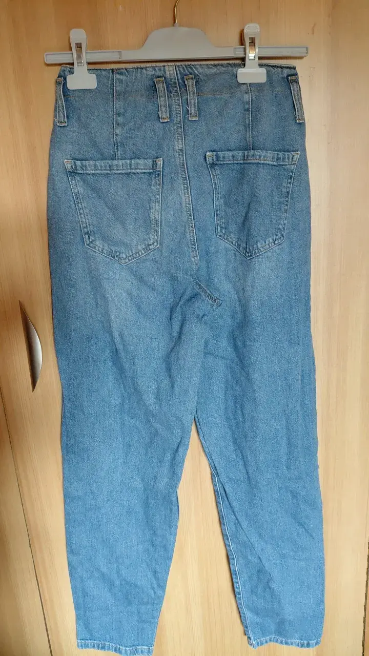 Jeans de mezclilla azul claro para mujer - 2