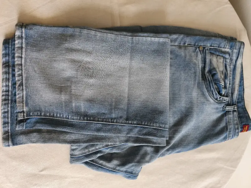 Jeans de mezclilla azul claro para hombre - 6