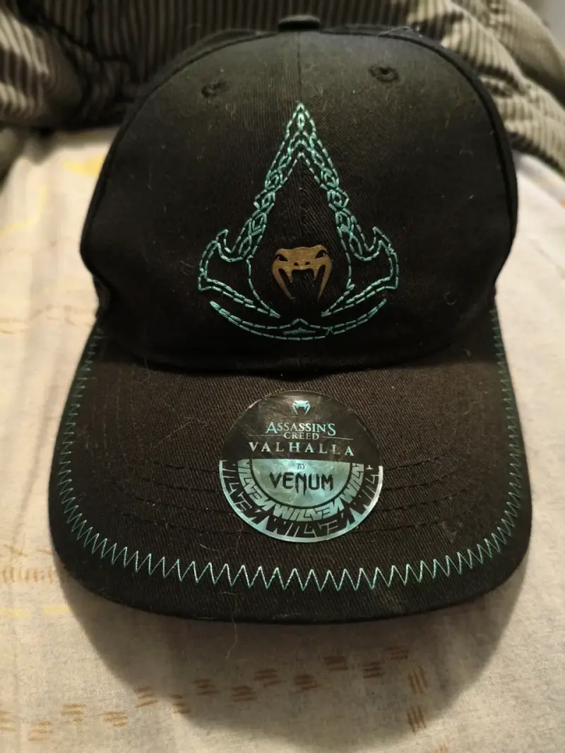 Gorra negra Assassin's Creed Valhalla Venum