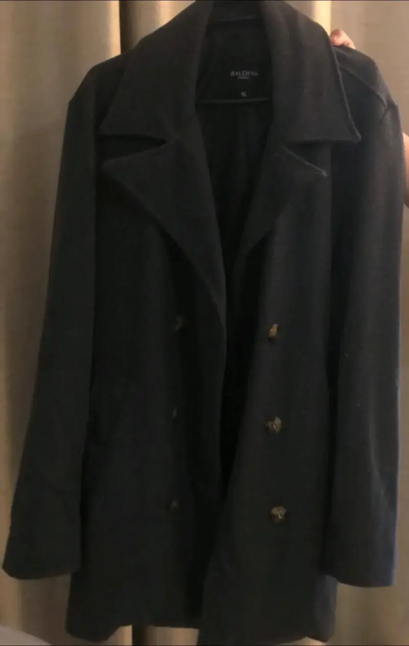 Abrigo negro elegante para hombre Baldinini