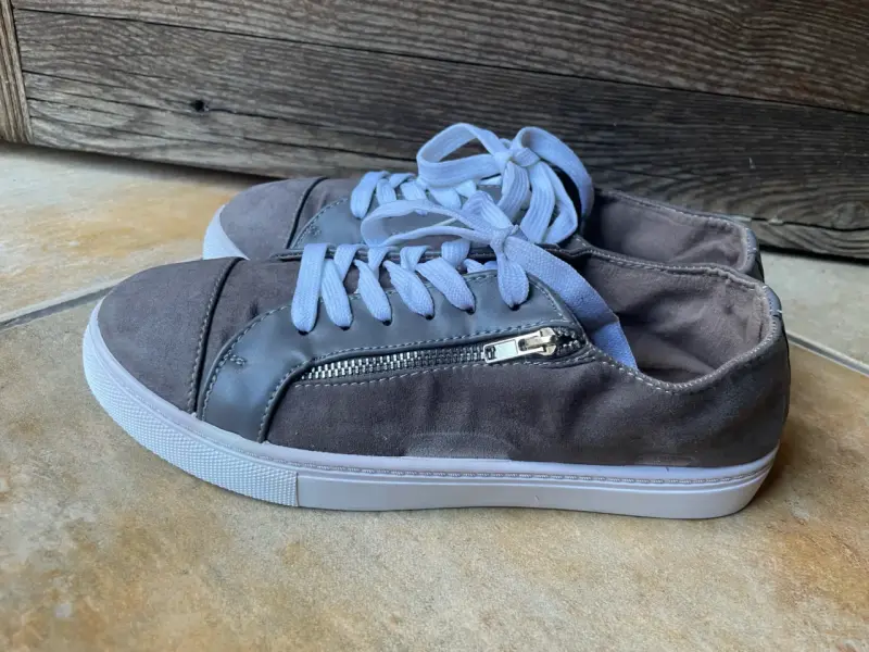 Zapatillas casuales grises