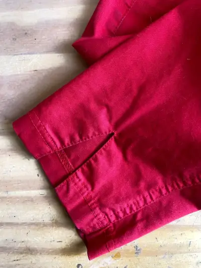 Pantalones al tobillo rojos con cierre metálico - miniatura 6