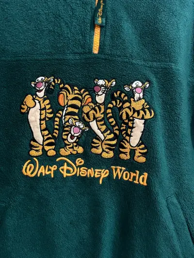 Polerón Disney World verde con capucha y diseño de Tigger - miniatura 3