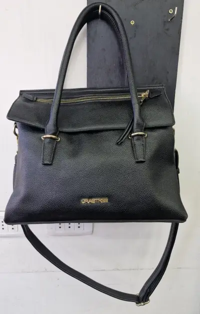 Bolso de cuero negro Crabtree elegante - miniatura 1