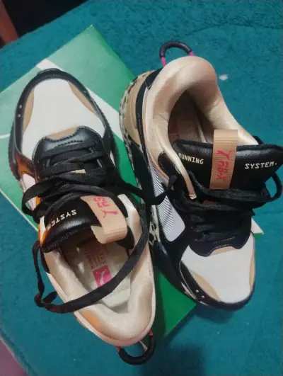 Zapatillas deportivas Puma RS-X negras y doradas - miniatura 1