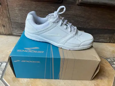 Zapatillas deportivas blancas Brooks para mujer - miniatura 1