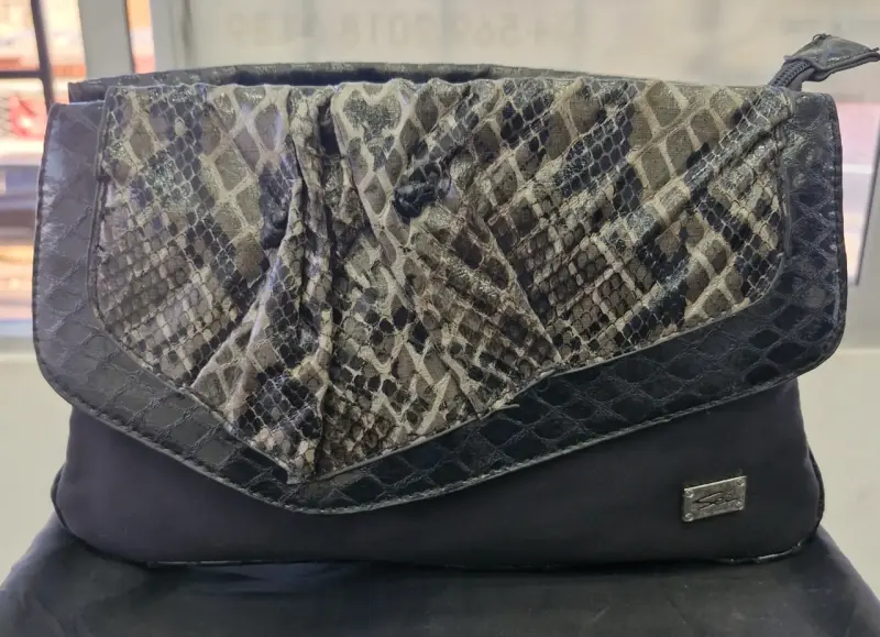 Cartera de cuero con diseño de serpiente - 1
