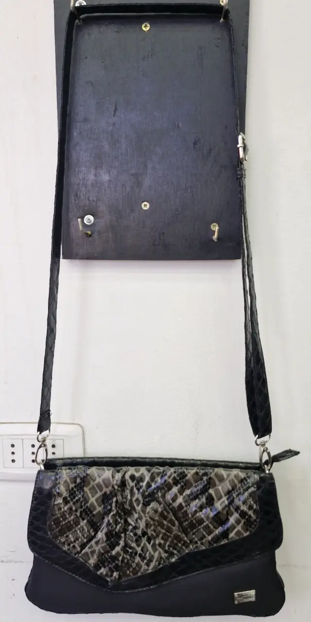 Cartera de cuero con diseño de serpiente - 2